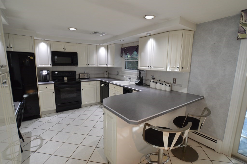 3 Moulton Road Peabody, MA 01960 - Photo 2 of 24 Gallery Image 2