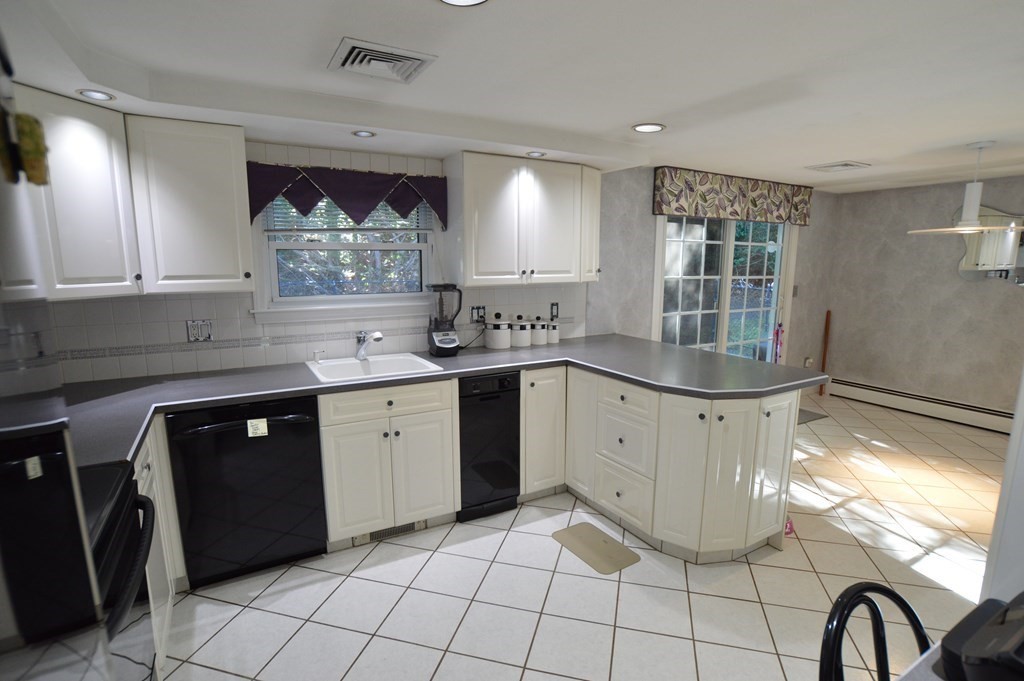 3 Moulton Road Peabody, MA 01960 - Photo 3 of 24 Gallery Image 3