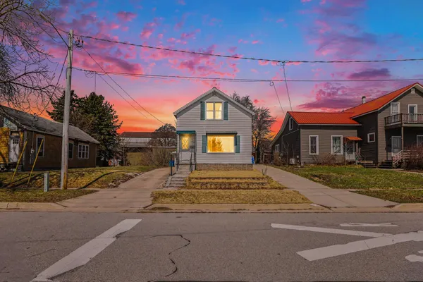 $170,000 | 38 Lake Street, Manistee, MI 49660