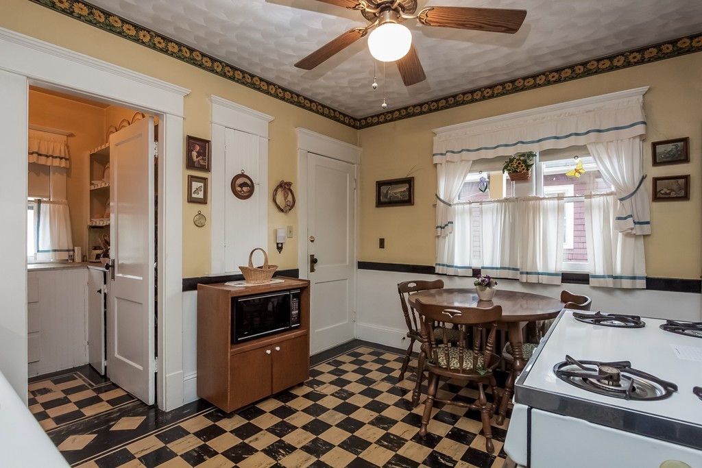 85-87 Lyons Street Springfield, MA 01151 - Photo 12 of 24 Gallery Image 12