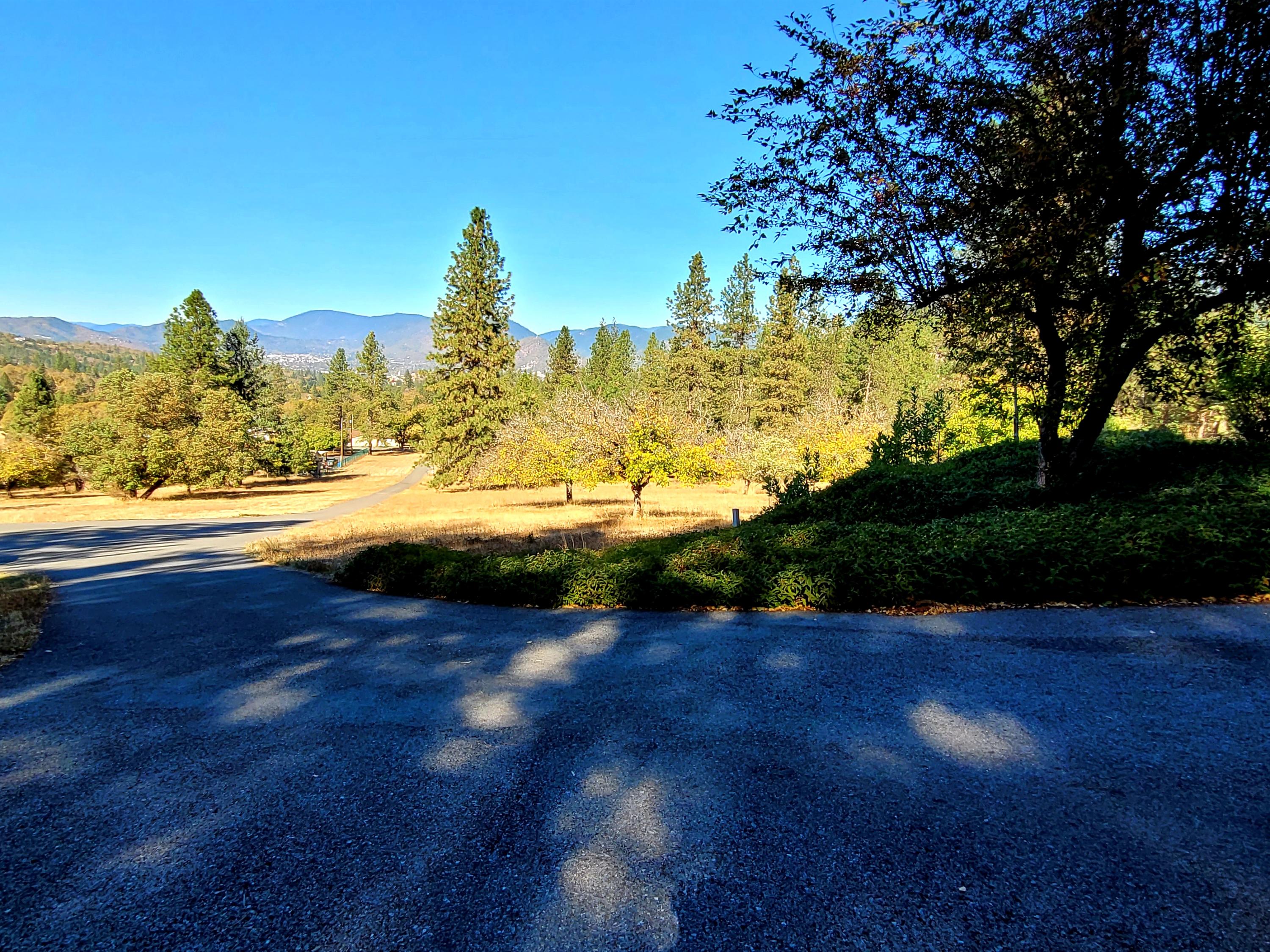 1515 Summit Loop Grants Pass, OR 97527 - Photo 40 of 43 43