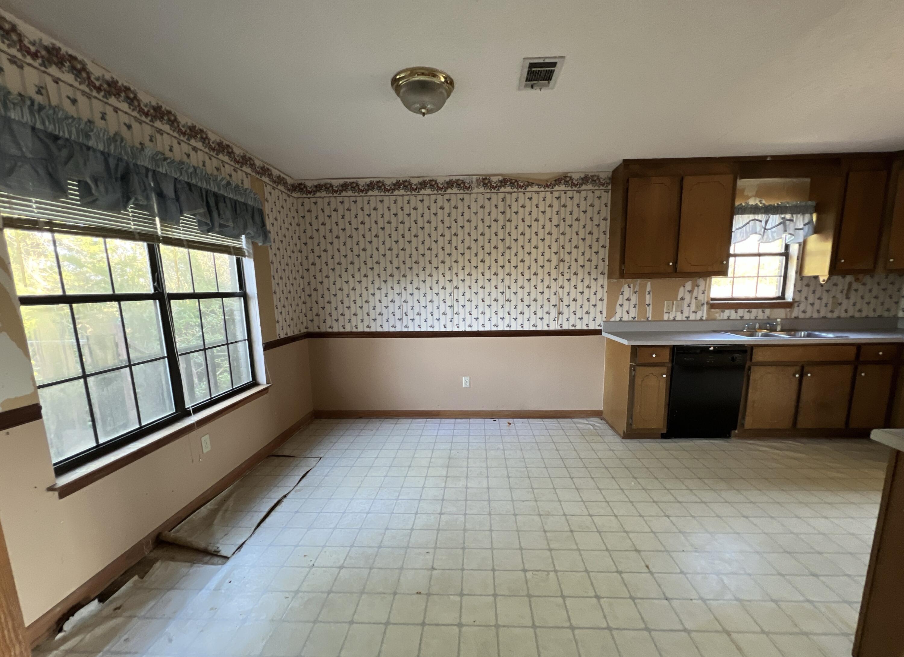 1488 Sid Hayes Road Jay, FL 32565 - Photo 3 of 17 IMG_8314