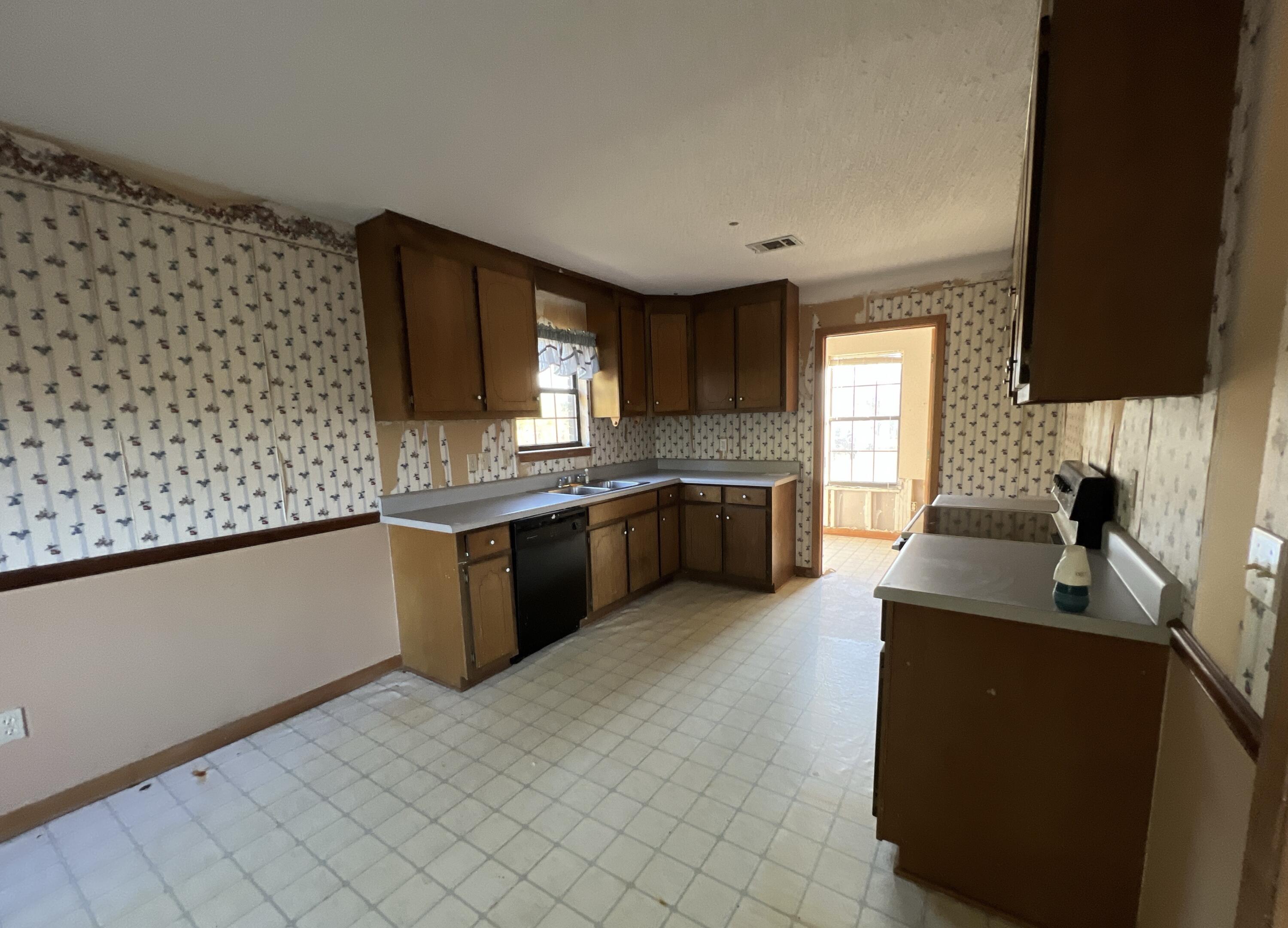1488 Sid Hayes Road Jay, FL 32565 - Photo 5 of 17 IMG_8316