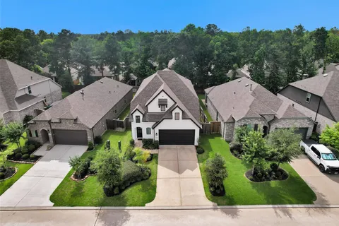 $469,500 | 335 Great Hills Drive, Montgomery, TX 77316
