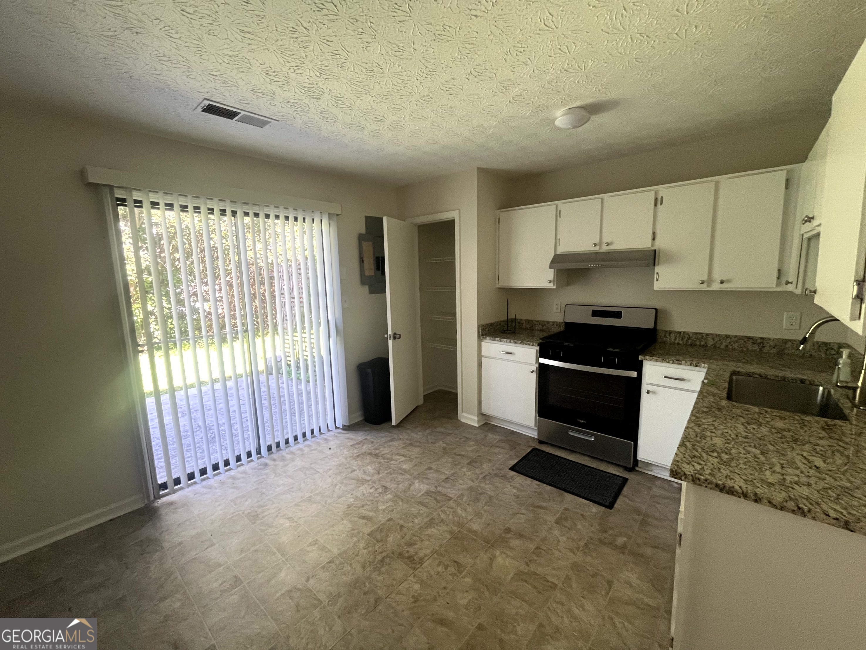 2306 Ramblewood Circle Decatur, GA 30035 - Photo 8 of 16