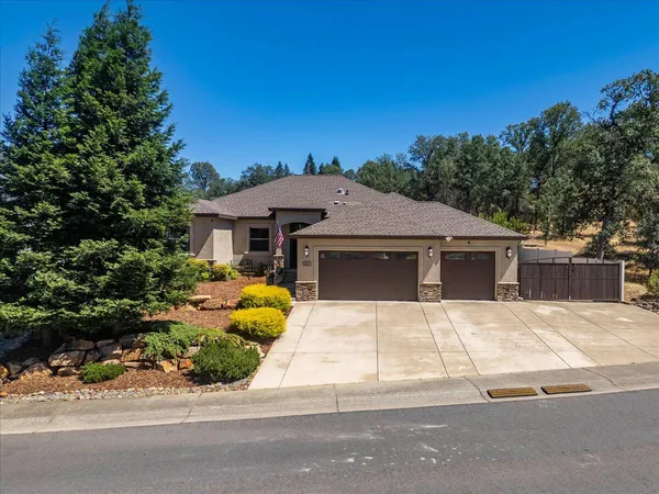$579,000 | 5697 Constitution Way, Redding, CA 96003
