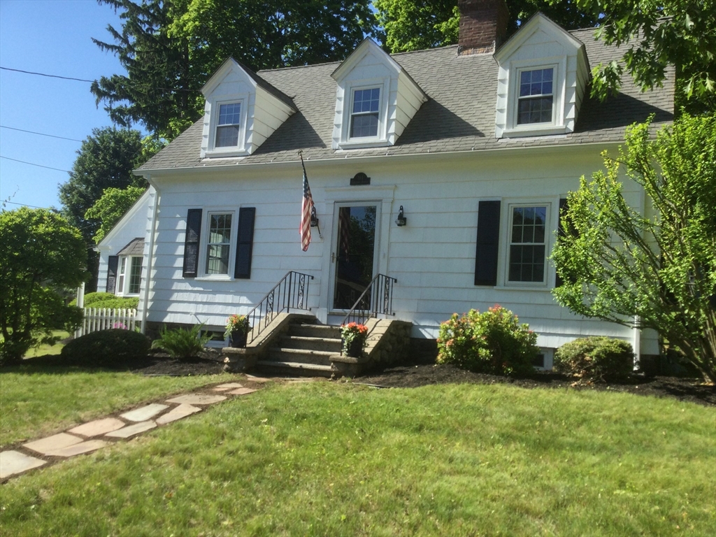 114 Chestnut Street Andover, MA 01810 - Photo 1 of 42