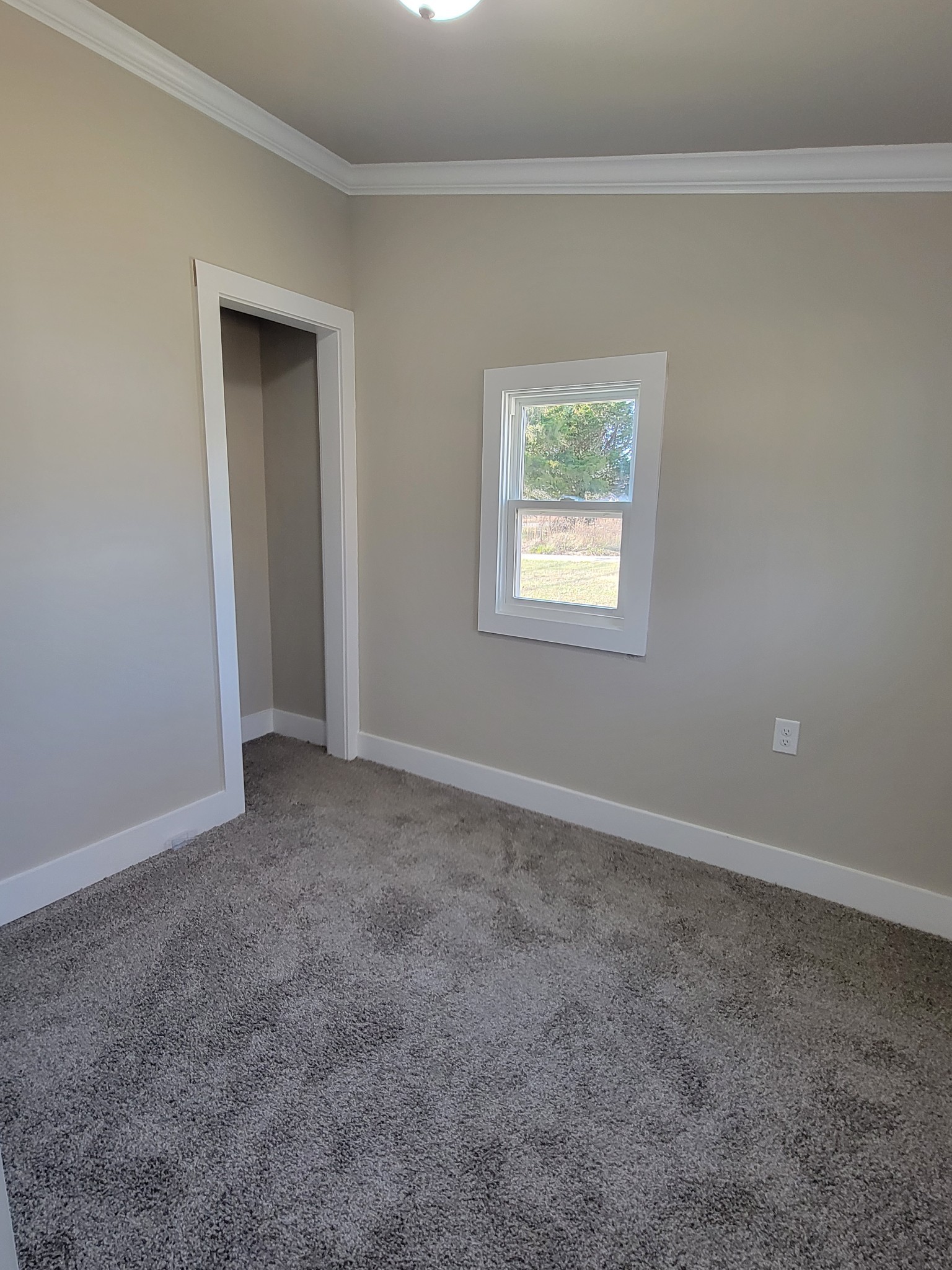 773 Shady Rest Road McMinnville, TN 37110 - Photo 11 of 14 an empty room with a window
