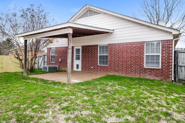 $1,455 | 1052 Cross Wood Lane, Cordova, TN 38018