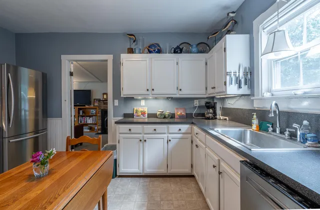 $575,000 | 31 Bay Street, Boothbay Harbor, ME 04538