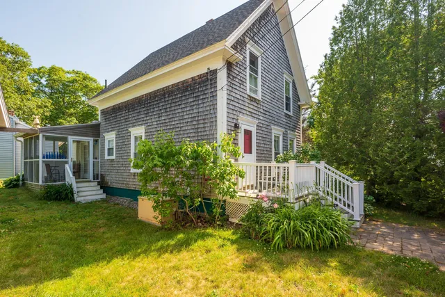 $575,000 | 31 Bay Street, Boothbay Harbor, ME 04538