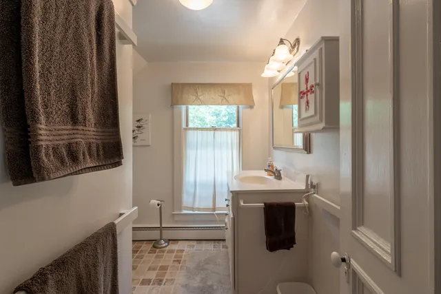 $575,000 | 31 Bay Street, Boothbay Harbor, ME 04538