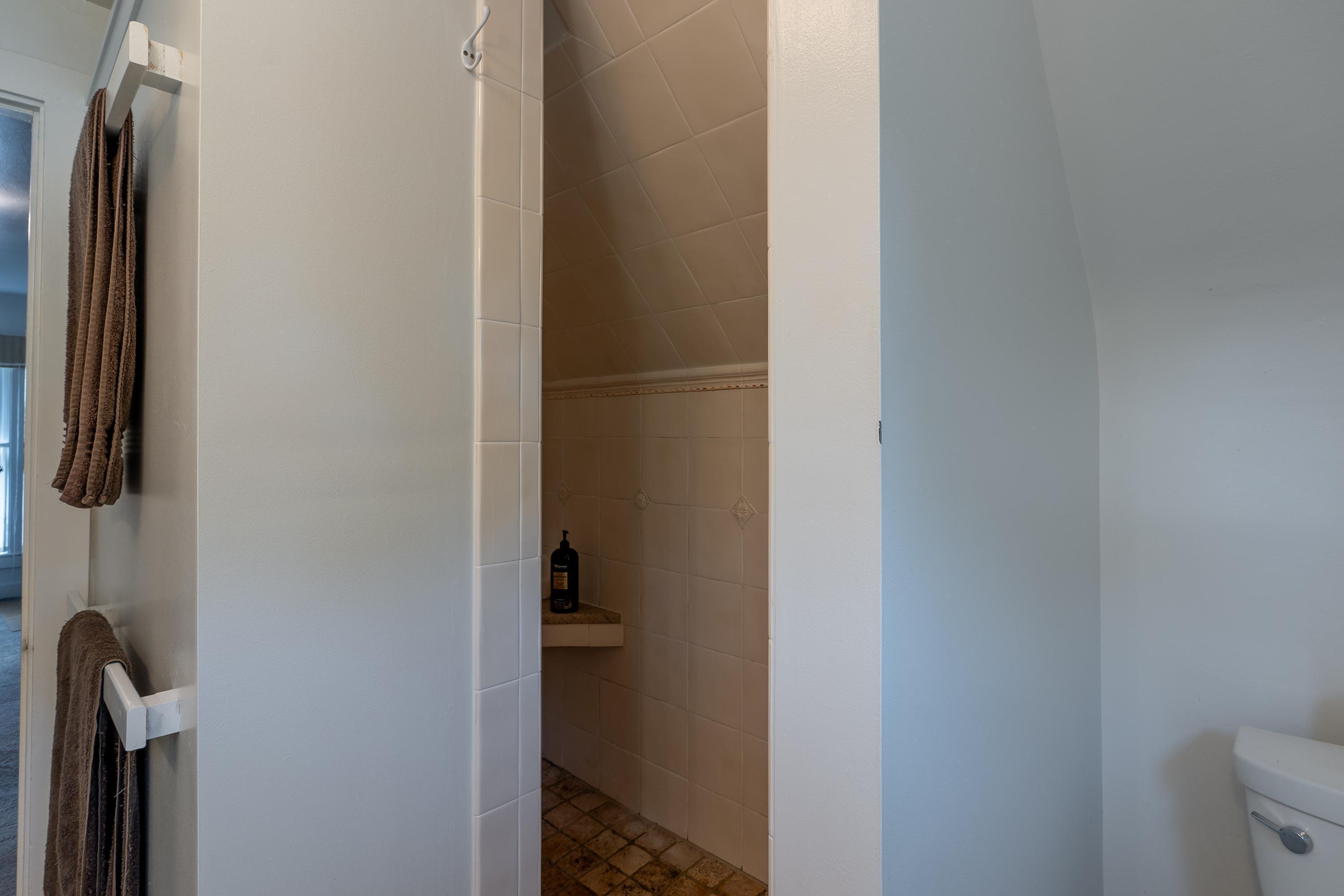 31 Bay Street Boothbay Harbor, ME 04538 - Photo 38 of 57 2nd floor shower II