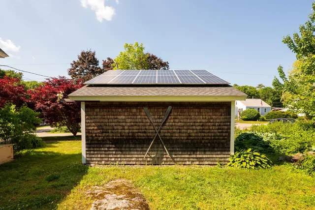 $575,000 | 31 Bay Street, Boothbay Harbor, ME 04538