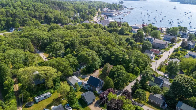 $575,000 | 31 Bay Street, Boothbay Harbor, ME 04538
