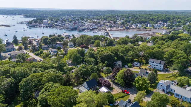 $575,000 | 31 Bay Street, Boothbay Harbor, ME 04538