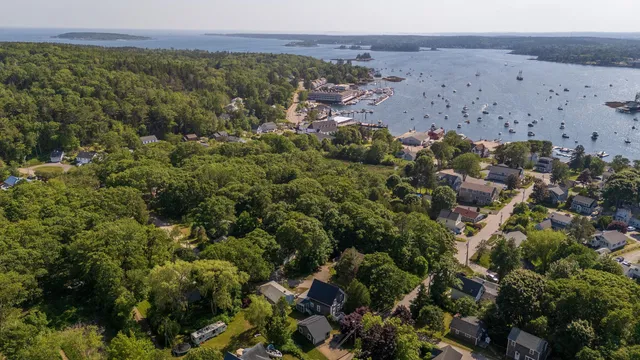 $575,000 | 31 Bay Street, Boothbay Harbor, ME 04538
