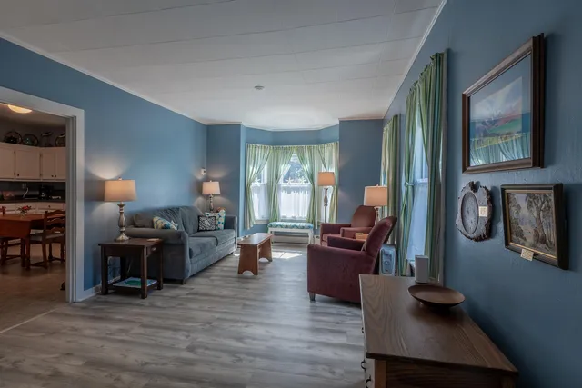 $575,000 | 31 Bay Street, Boothbay Harbor, ME 04538