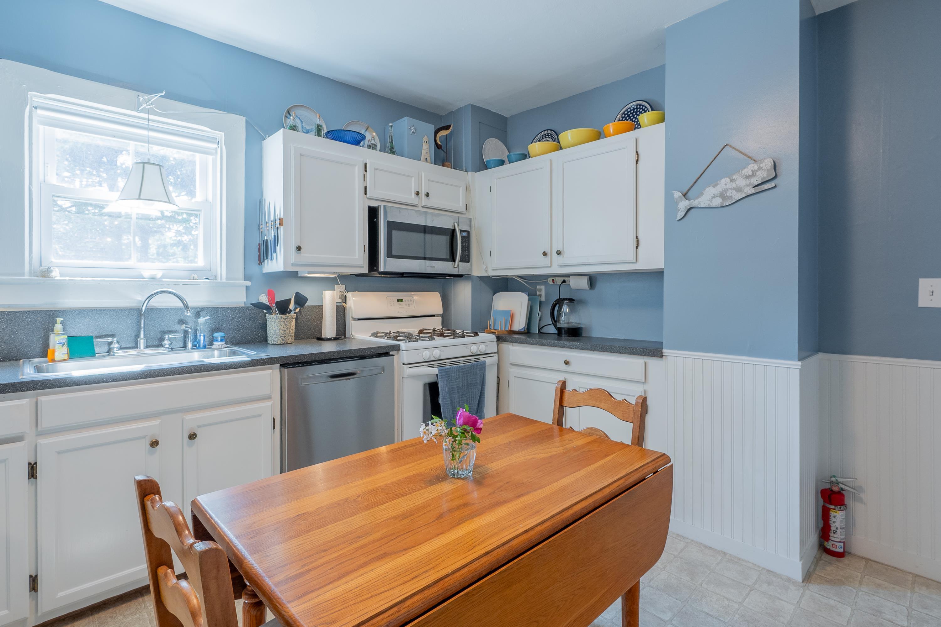 31 Bay Street Boothbay Harbor, ME 04538 - Photo 10 of 57 Eat in Kitchen