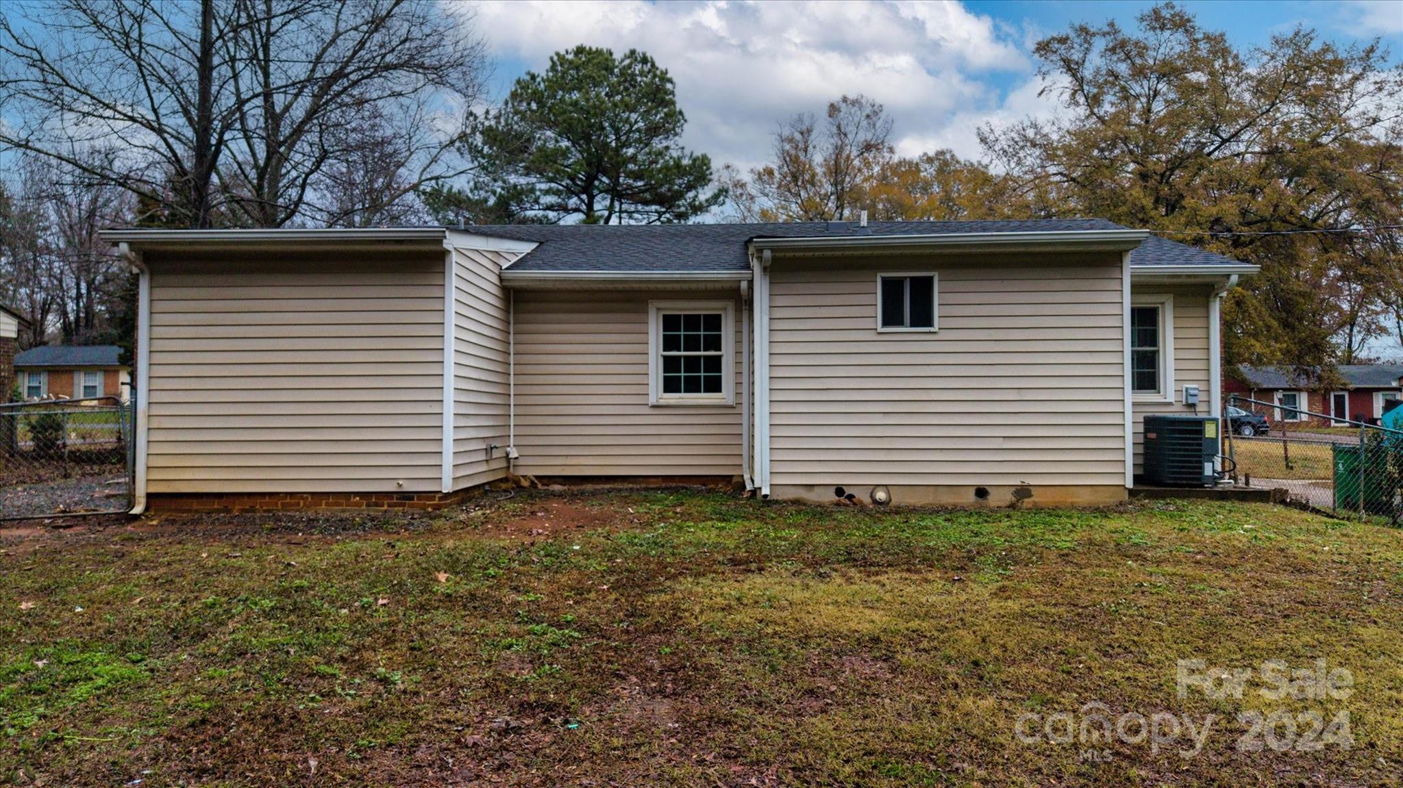 733 Milan Road East Charlotte, NC 28216 - Photo 23 of 27