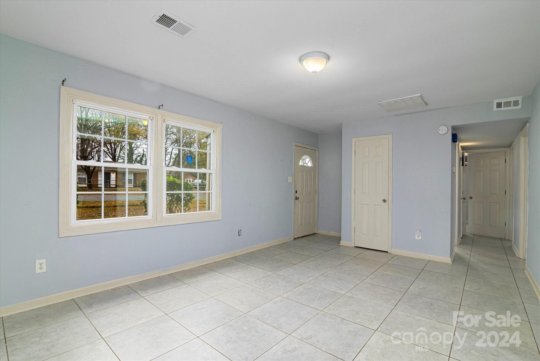 733 Milan Road East Charlotte, NC 28216 - Photo 8 of 27