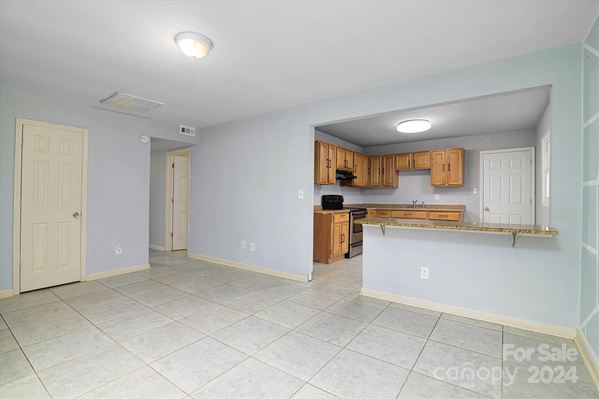 733 Milan Road East Charlotte, NC 28216 - Photo 9 of 27