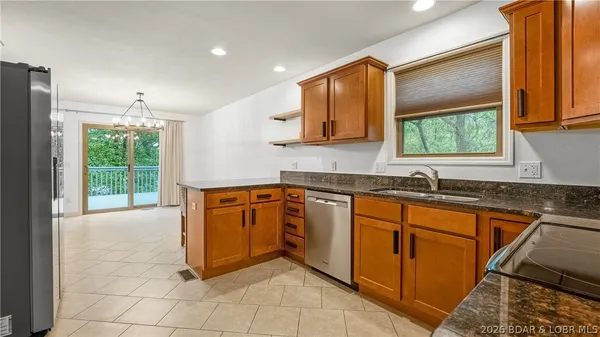 $605,000 | 124 Palmer Drive, Lake Ozark, MO 65049