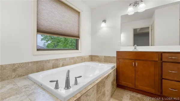 $605,000 | 124 Palmer Drive, Lake Ozark, MO 65049