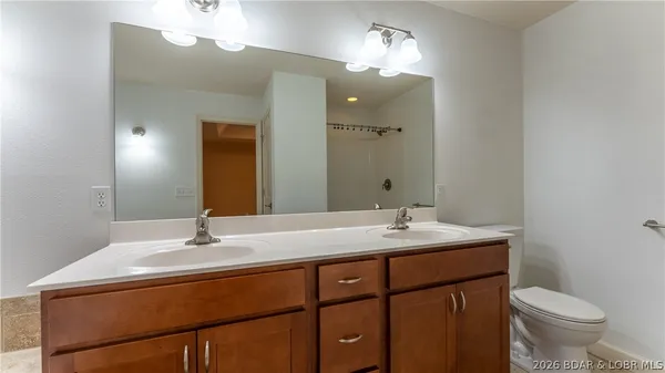 $605,000 | 124 Palmer Drive, Lake Ozark, MO 65049