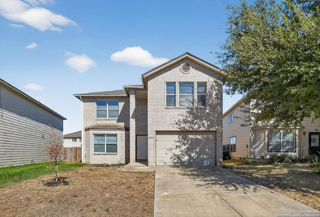 $219,900 | 8859 Kestrel Oak, Converse, TX 78109