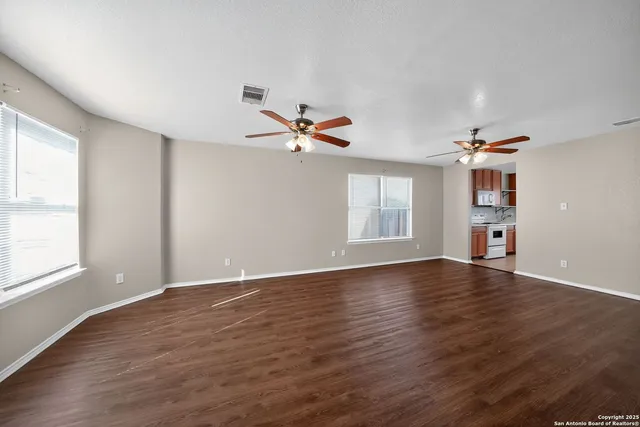 $219,900 | 8859 Kestrel Oak, Converse, TX 78109