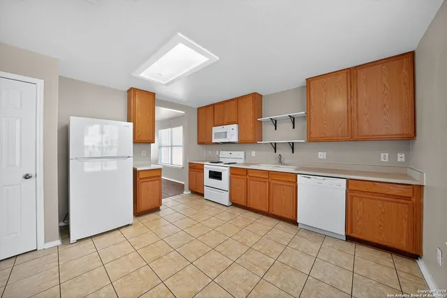 $219,900 | 8859 Kestrel Oak, Converse, TX 78109