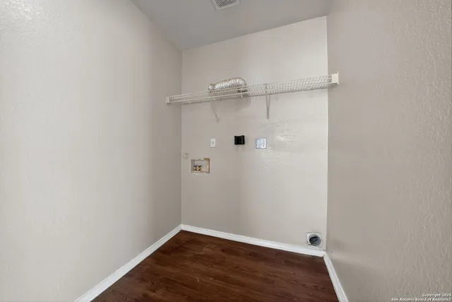 $219,900 | 8859 Kestrel Oak, Converse, TX 78109