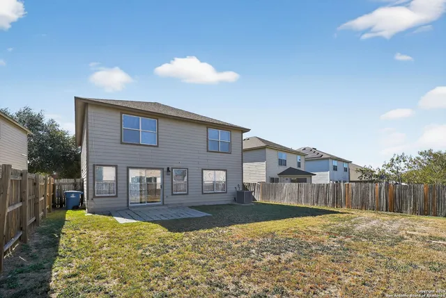 $219,900 | 8859 Kestrel Oak, Converse, TX 78109