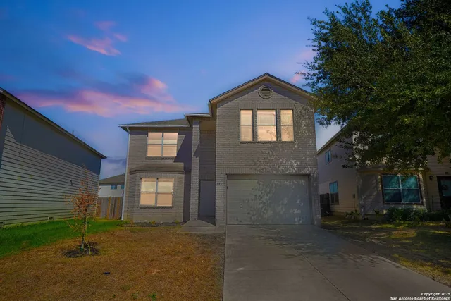 $219,900 | 8859 Kestrel Oak, Converse, TX 78109