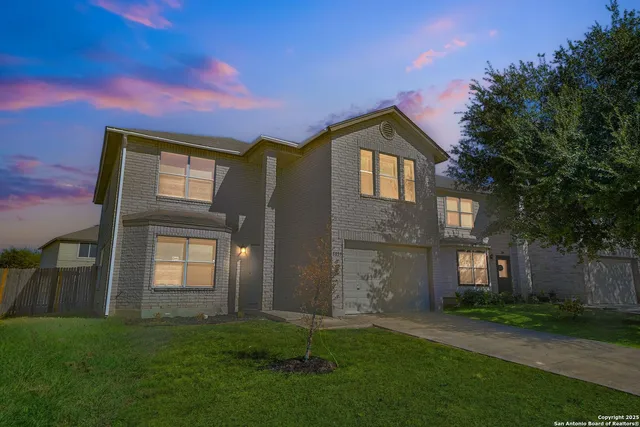 $219,900 | 8859 Kestrel Oak, Converse, TX 78109