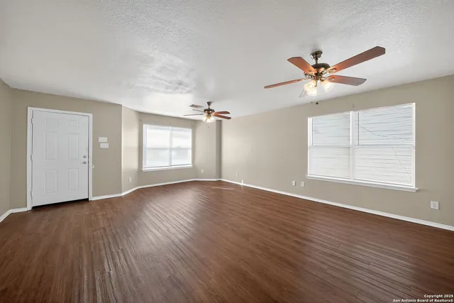 $219,900 | 8859 Kestrel Oak, Converse, TX 78109