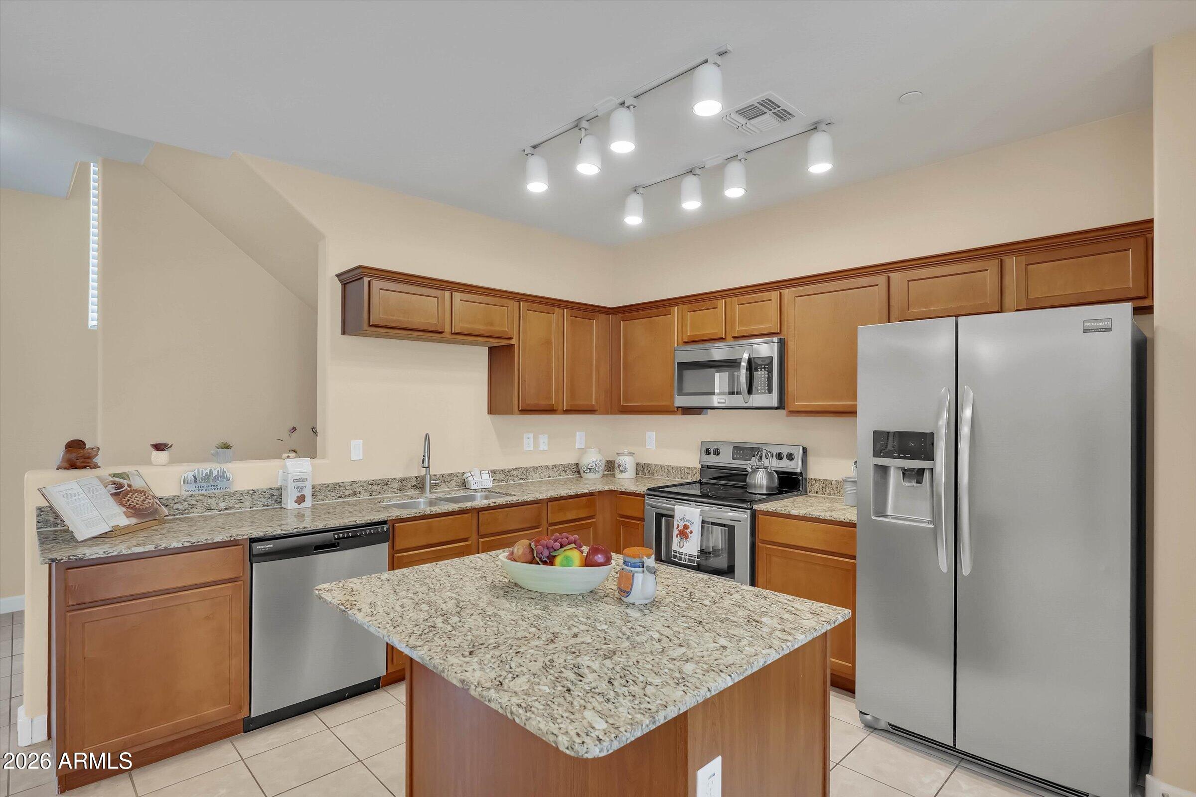 2150 West Alameda Road, Unit 1366 Phoenix, AZ 85085 - Photo 7 of 27 07-2150 W Alameda Road Unit 1366-17