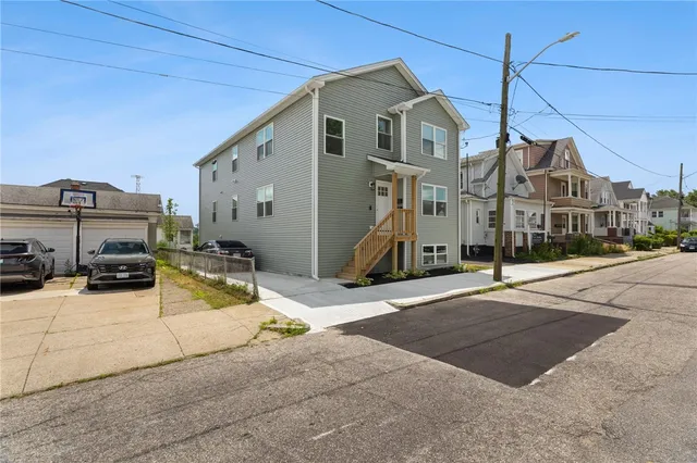 $2,900 | 41 Hampton Street, Unit 1, Providence, RI 02904