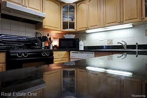 3118 Summers Road, Unit 5 Keego Harbor, MI 48320 - Photo 6 of 15