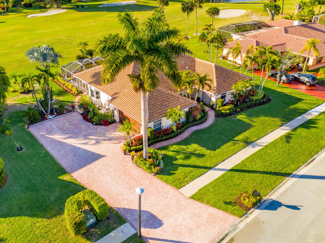 10370 Camelback Lane Boca Raton, FL 33498 - Photo 5 of 33 2710370CamelbackLnAerialjpg