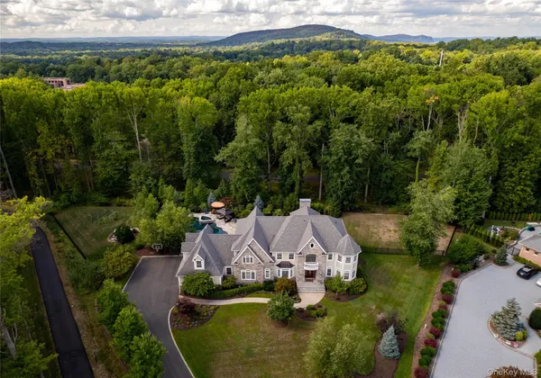$2,275,000 | 14 Kopac Lane, Palisades, NY 10964