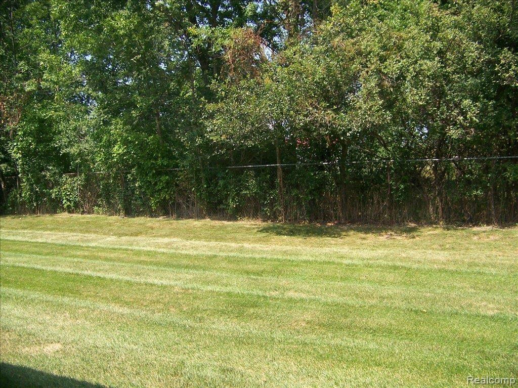 1940 North River Road, Unit 6 St. Clair, MI 48079 - Photo 4 of 10 3