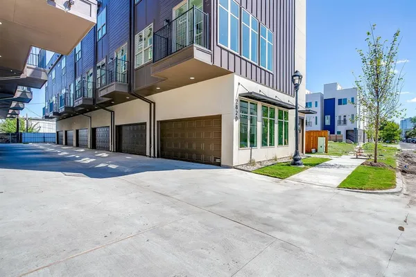 $3,000 | 2824 Weisenberger Street, Unit 102, Fort Worth, TX 76107