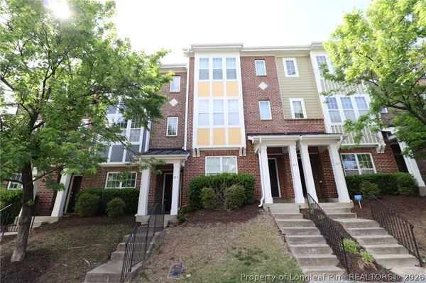 $1,995 | 213 Michigan Avenue, Cary, NC 27519