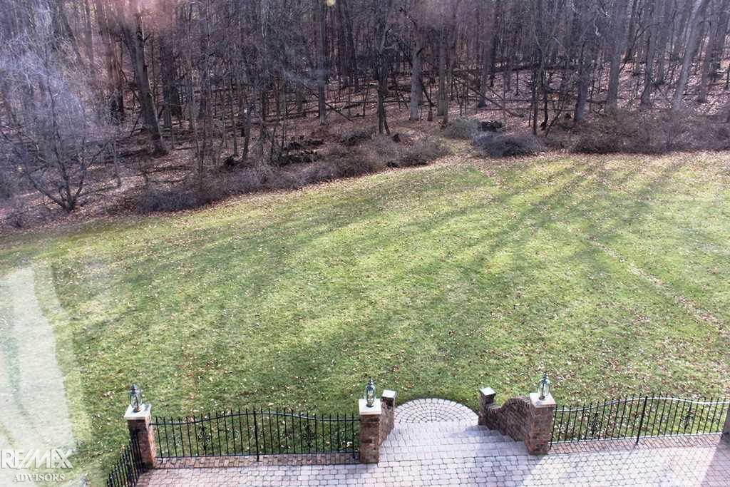 5556 Abbey Drive Rochester, MI 48306 - Photo 16 of 75 31313650-15.JPG