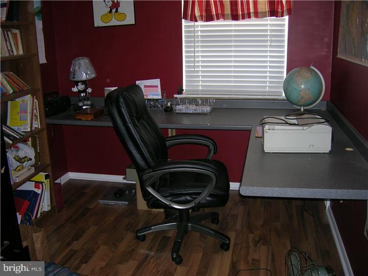 12135 Ranier Road Philadelphia, PA 19154 - Photo 7 of 12 Office / Study