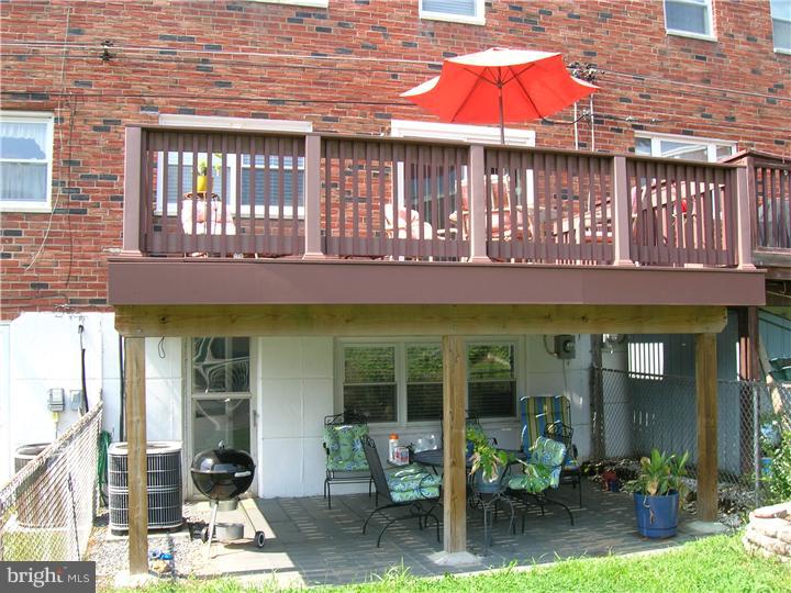 12135 Ranier Road Philadelphia, PA 19154 - Photo 9 of 12 Exterior Back