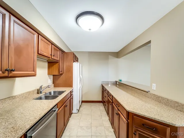 $1,950 | 917 Madison Street, Unit 5, Syracuse, NY 13210