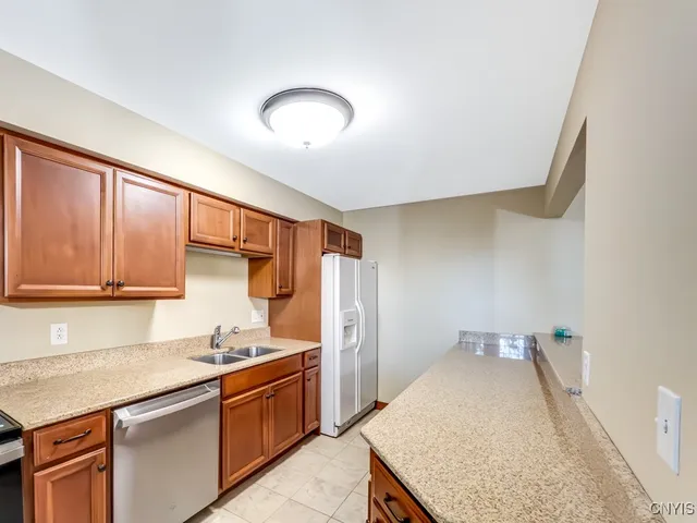 $1,950 | 917 Madison Street, Unit 5, Syracuse, NY 13210